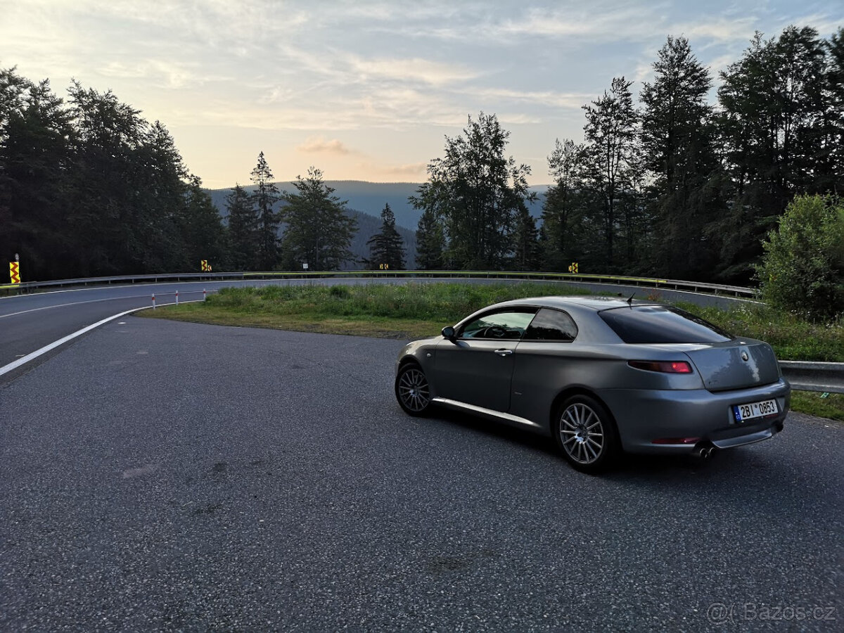 Alfa Romeo GT 3.2 V6 - 2