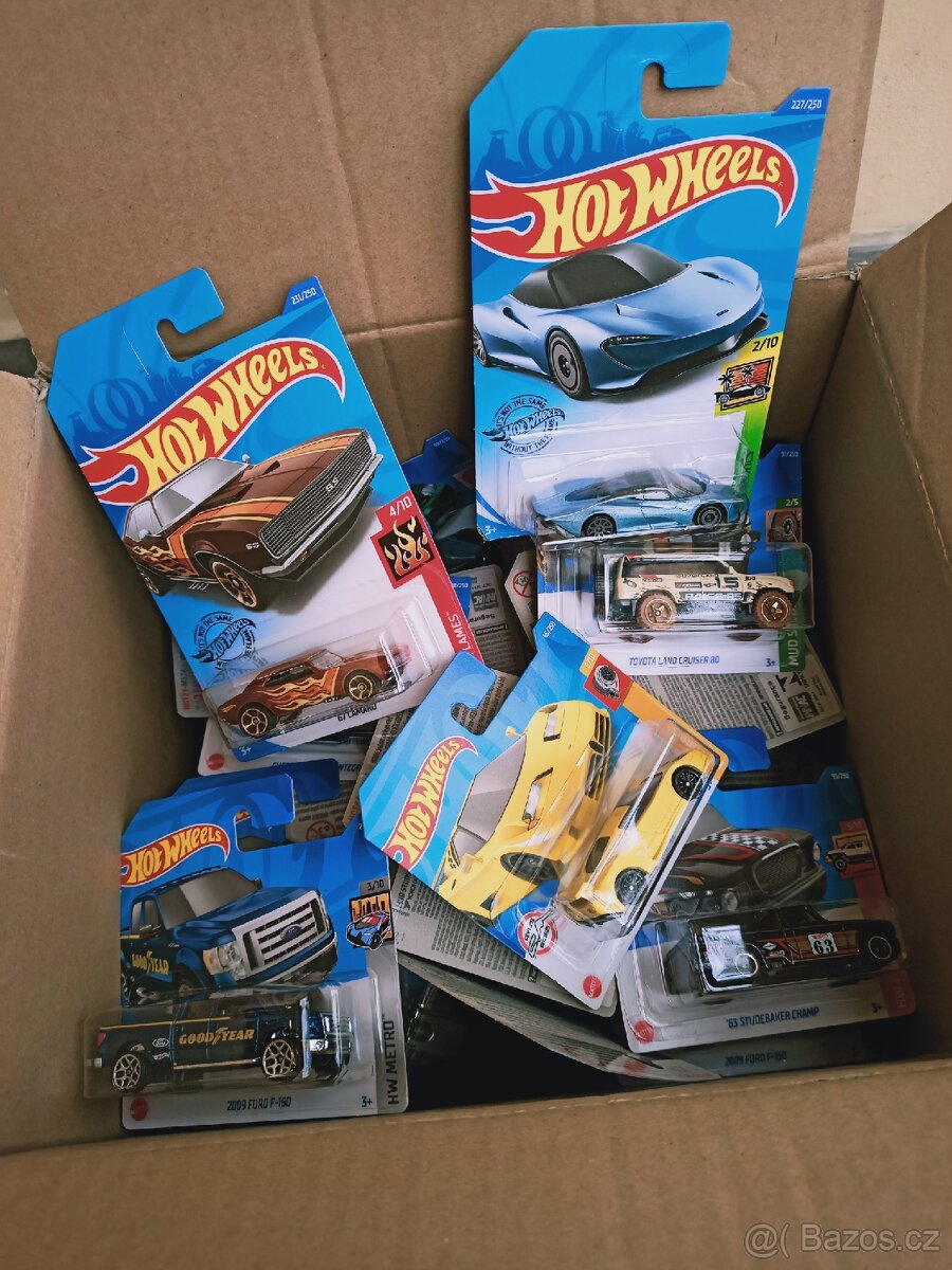 HOT WHEELS MYSTERY BOXY - 2