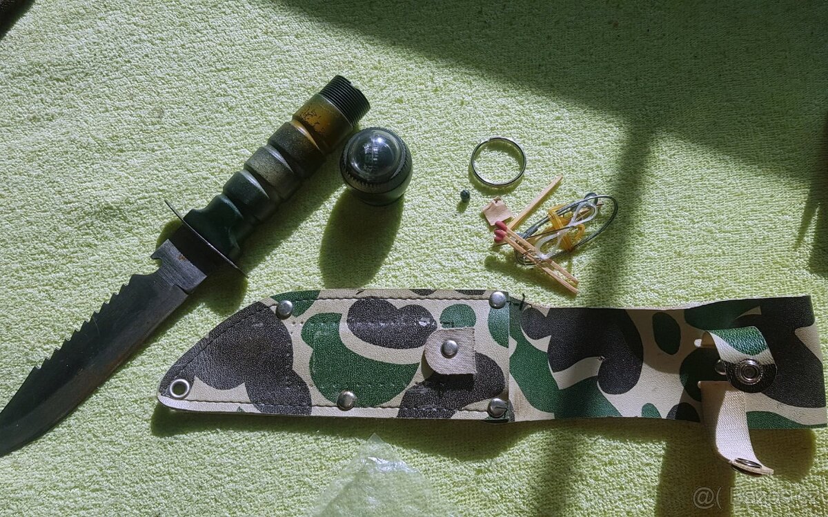 Nůž s pouzdrem - 2