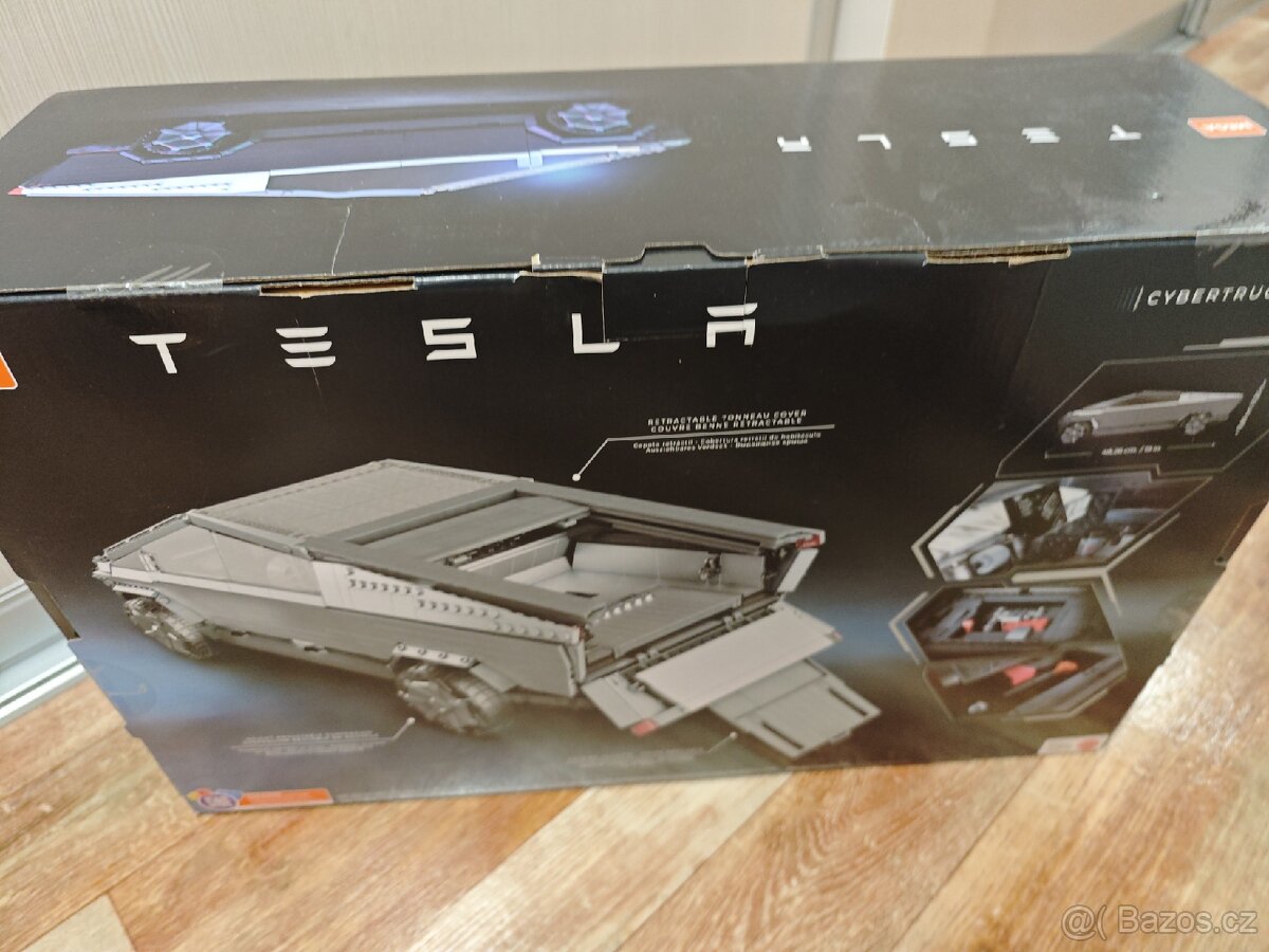 Tesla cyper truck lego set 3283 - 2