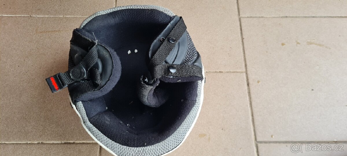 Lyžařská helma Uvex - 2