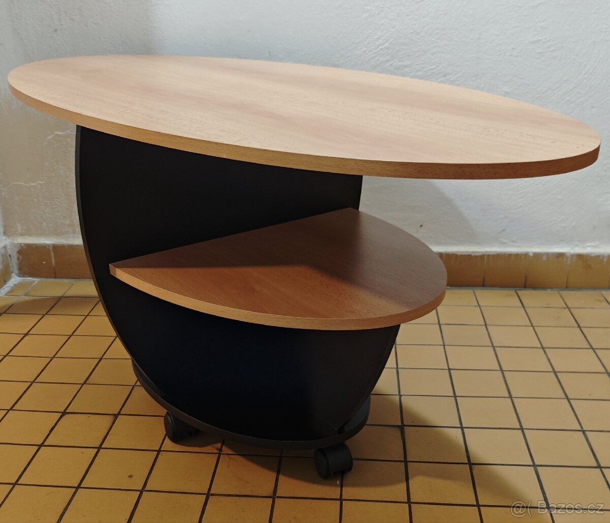 Oválny stůl - 2