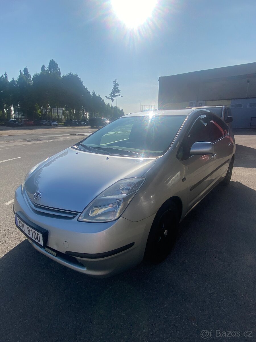 TOYOTA PRYUS - 2