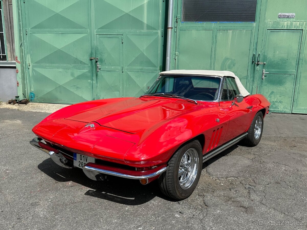 Chevrolet Corvette C2 Sting Ray - 2