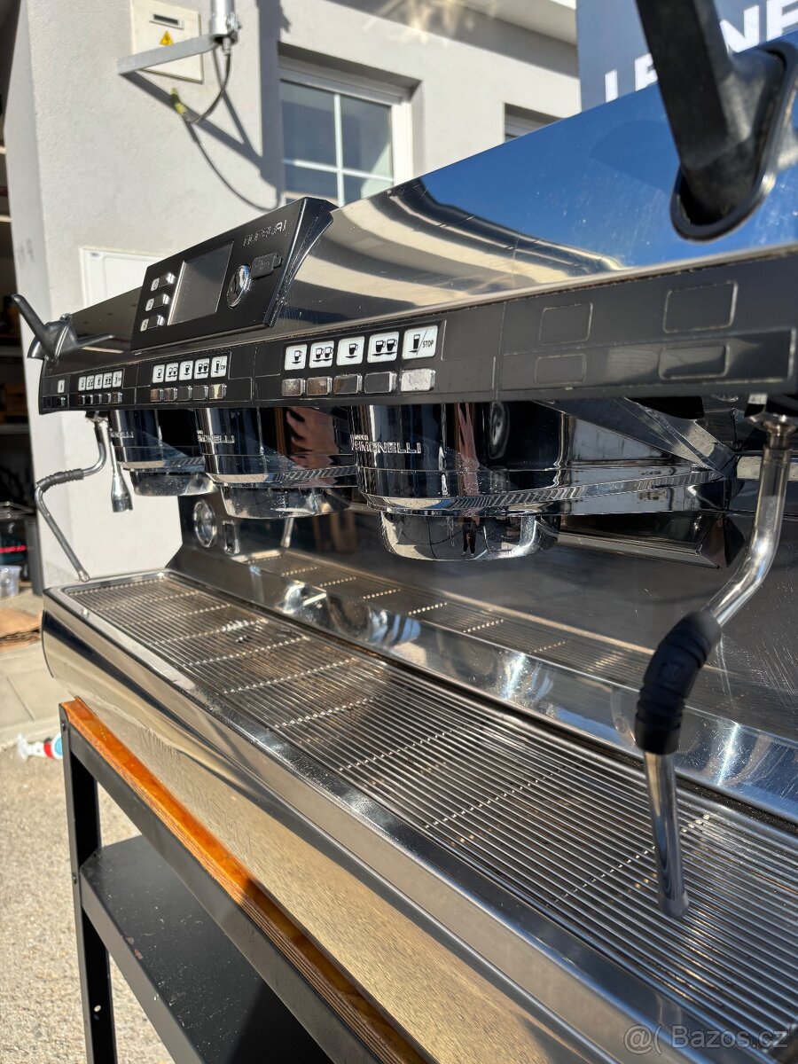 Nuova Simonelli Aurelia II Digit 3gr - 2