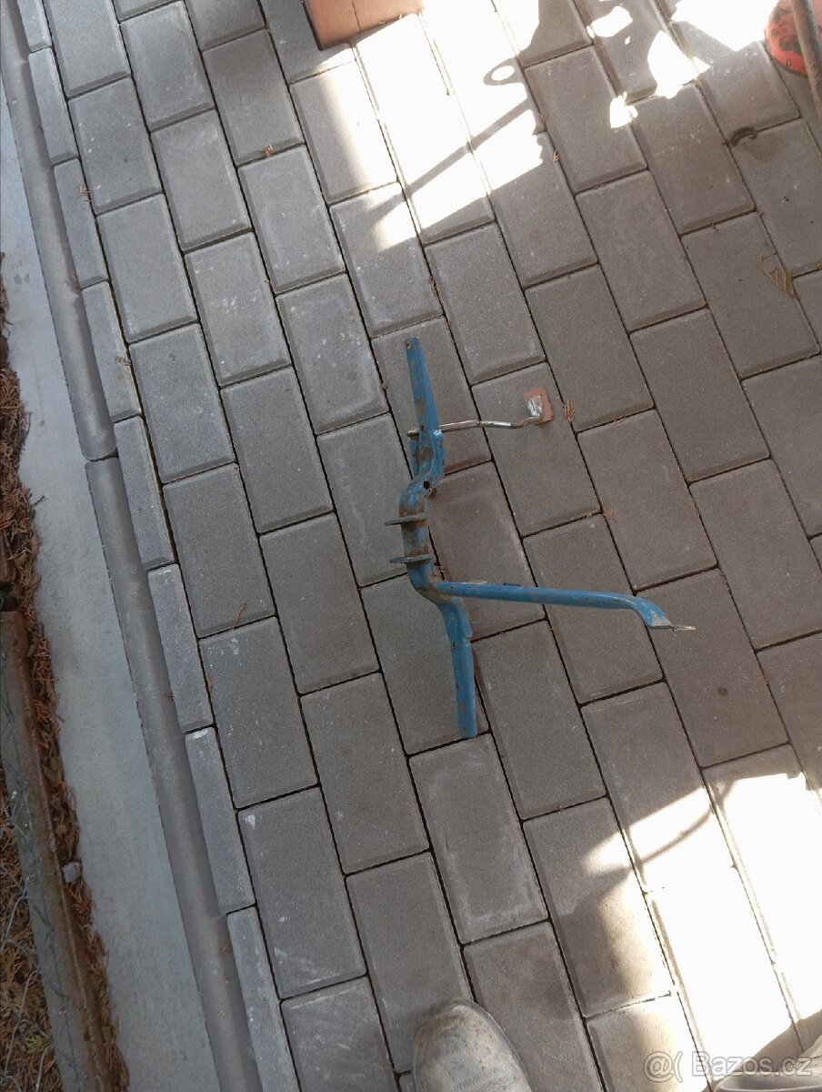 Jawa - kříž stupaček - 2