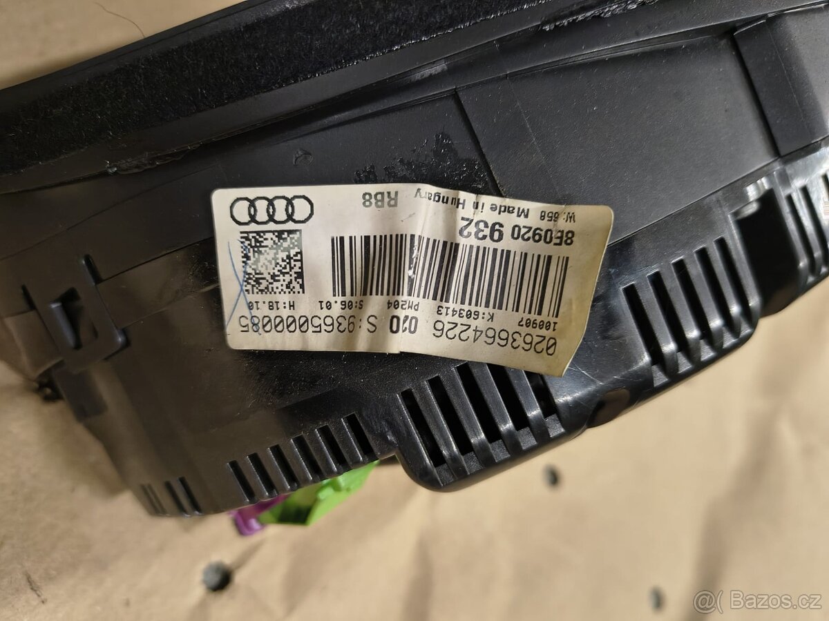 AUDI A4 8E - BUDÍKY - 2