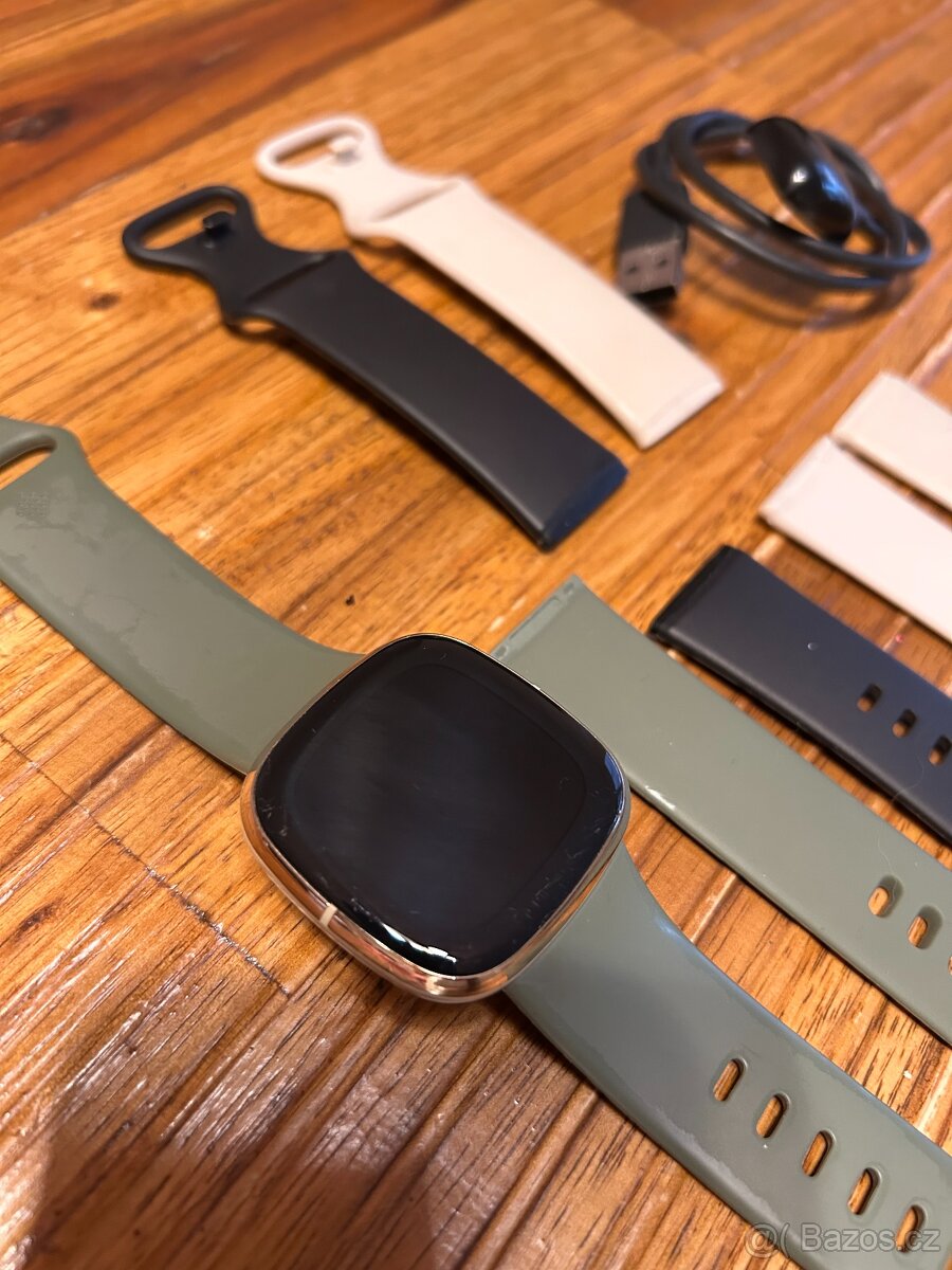 Chytré hodinky Fitbit Sense - 2