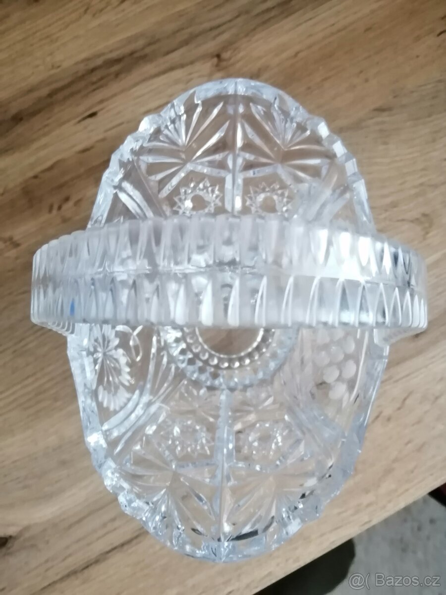 KOŠÍČEK Z KŘIŠŤÁLU. - 2