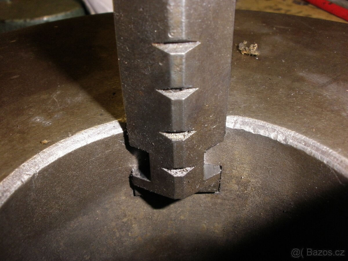 Ocelové sklíčidlo průměru 250 mm - použité - 2