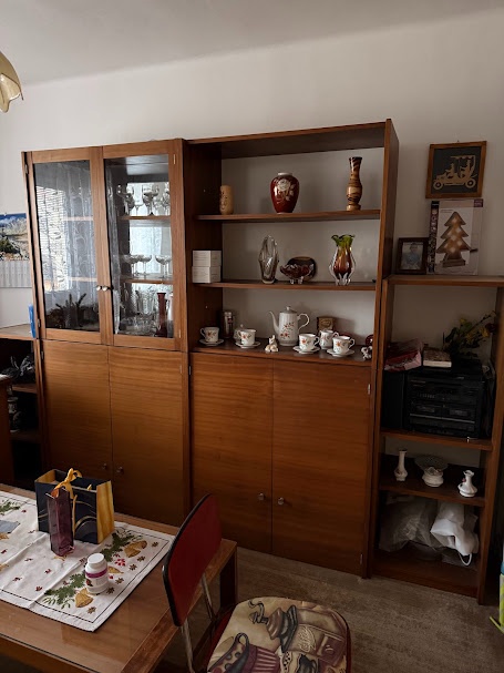 Obývací stěna a skříně - 2