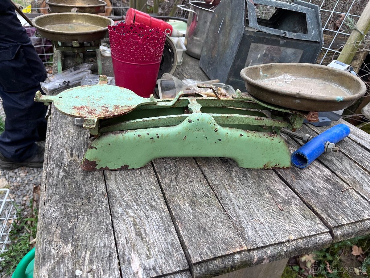 Prodám starožitné váhy - 2