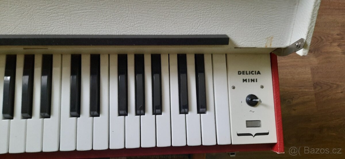 Retro elektrické varhany se stojánkem. - 2