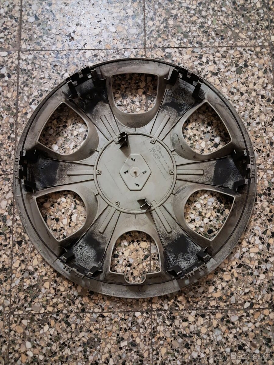 1 kus poklice Renault 16" - 2