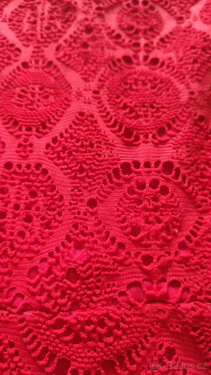 Krásné krajkové šaty - 2