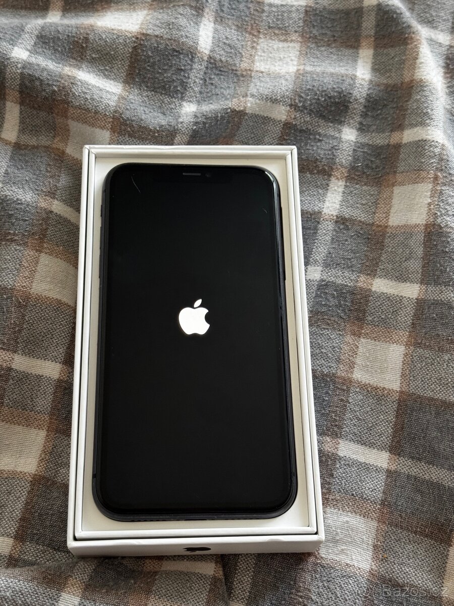 IPhone 11 + balení - 2