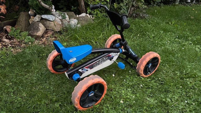 BERG Buzzy dětské šlapadlo - 2