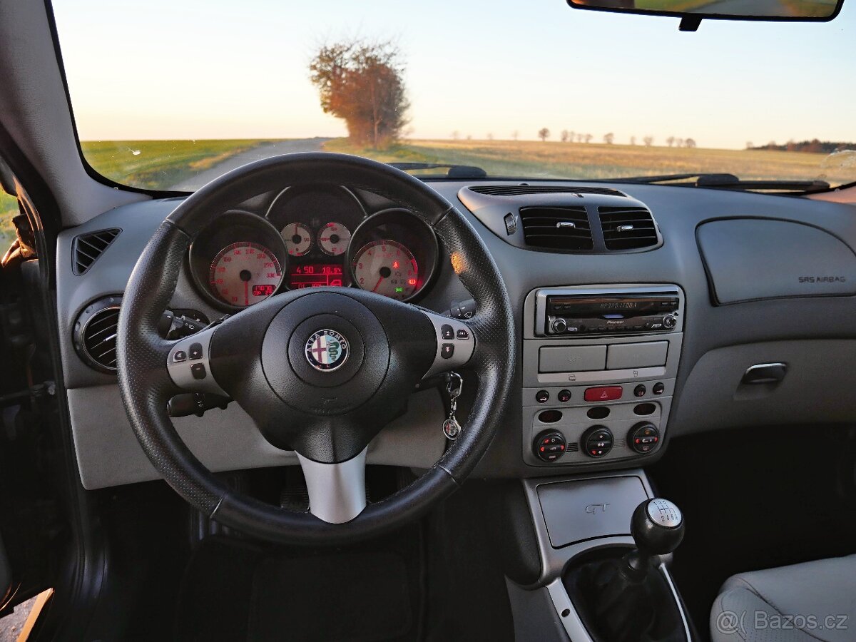 Alfa Romeo GT 3.2 - 2