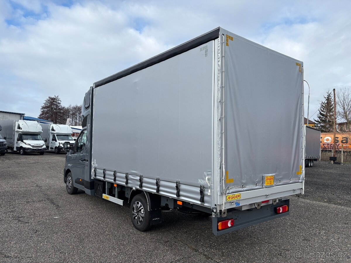 Renault Master 170k AUT, 8EP, Spojkar, 2lůžka - 2