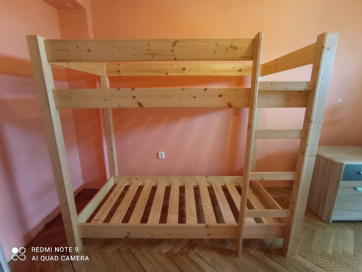 Patrová postel z masivu - 2