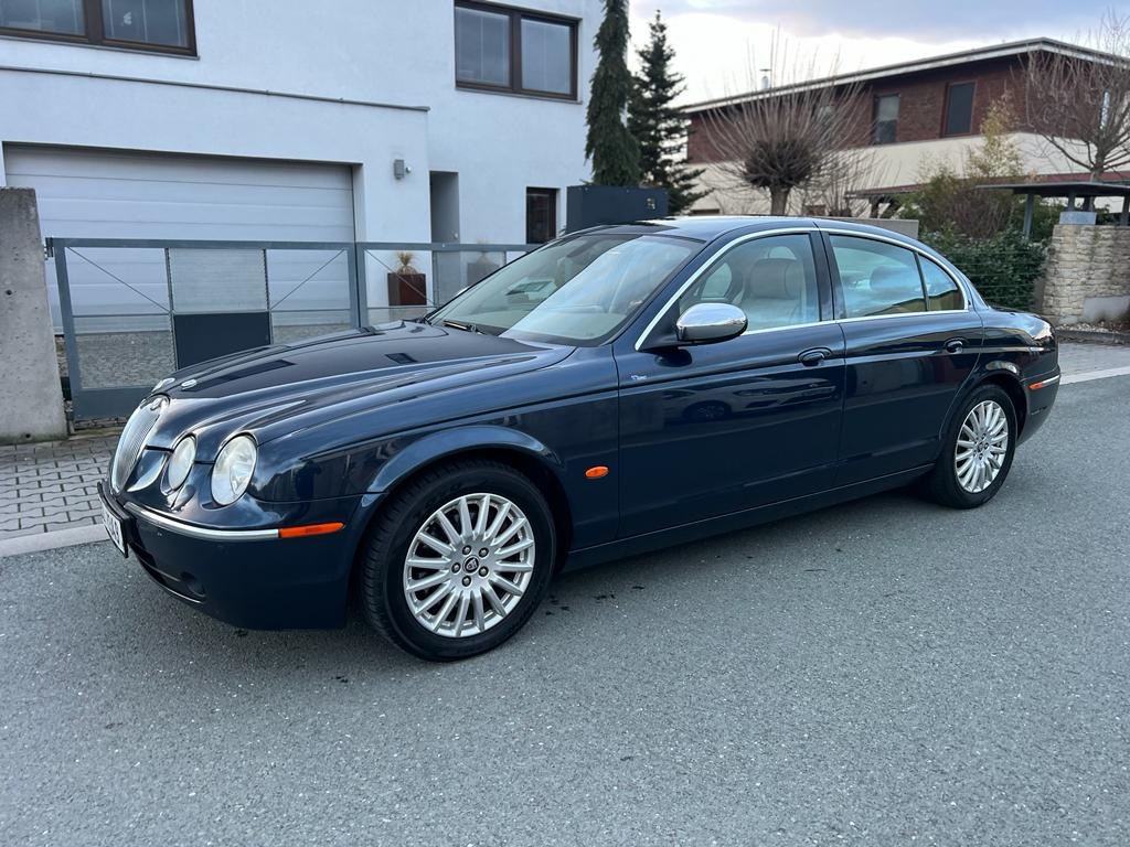 Jaguar S-type 2.7d 152kW Executive•Najeto 252tis/km•1.majite - 2