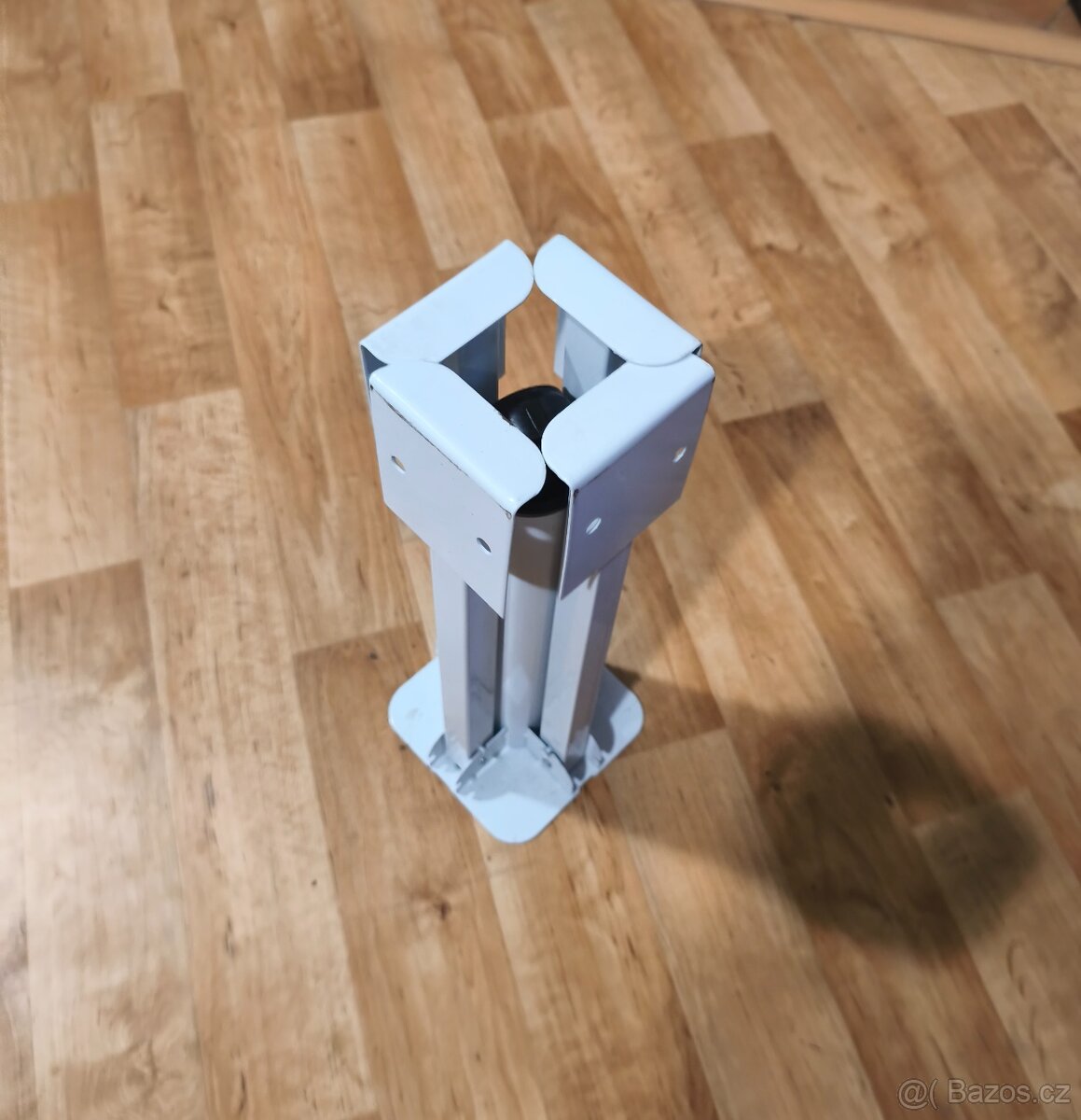 Kovový skládací stojan na slunečník - 2