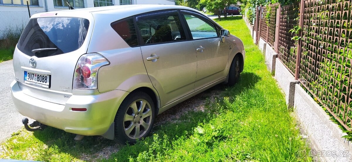 Toyota Corolla Verso 2.2 D-Cat 130 KW, 6 rychlostí - 2