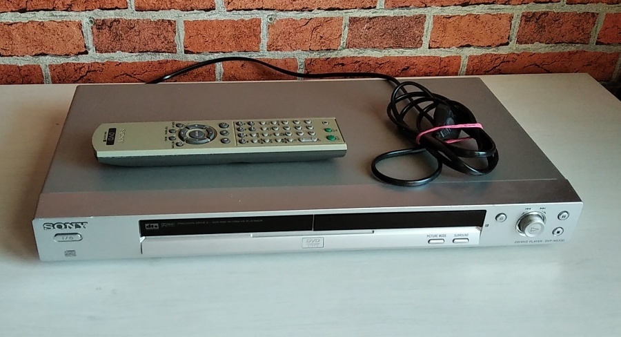 CD/DVD Sony DVP-NS330 - 2