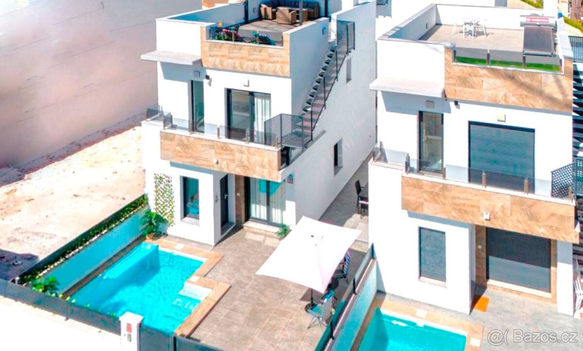 TOP NABÍDKA Moderně zařízený dvoupodlažní dům 4+kk (106 m²) - 2