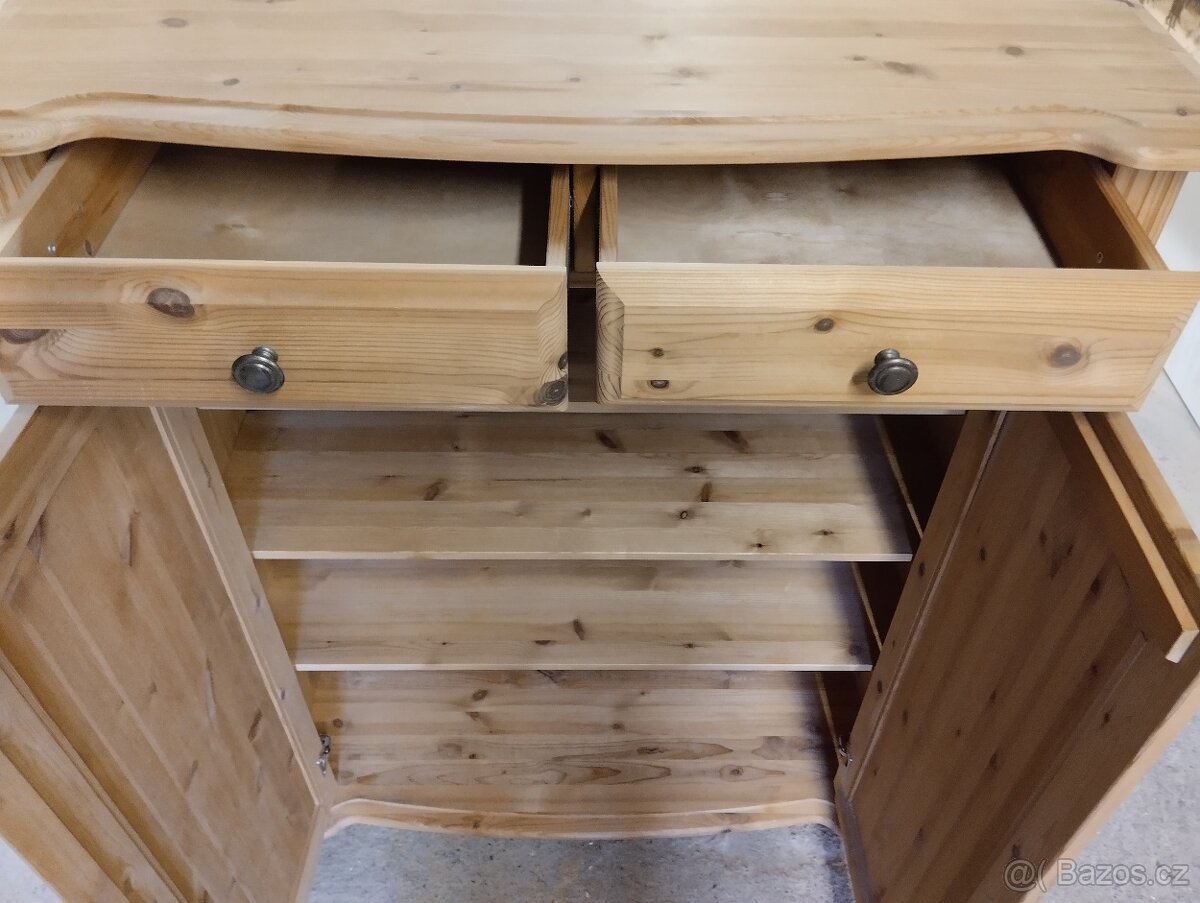 Komoda vysoká se šuplaty - 2