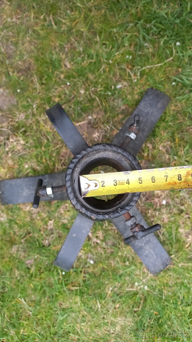 Stojan na vánoční stromek - velmi stabilní (4 cm) - 2