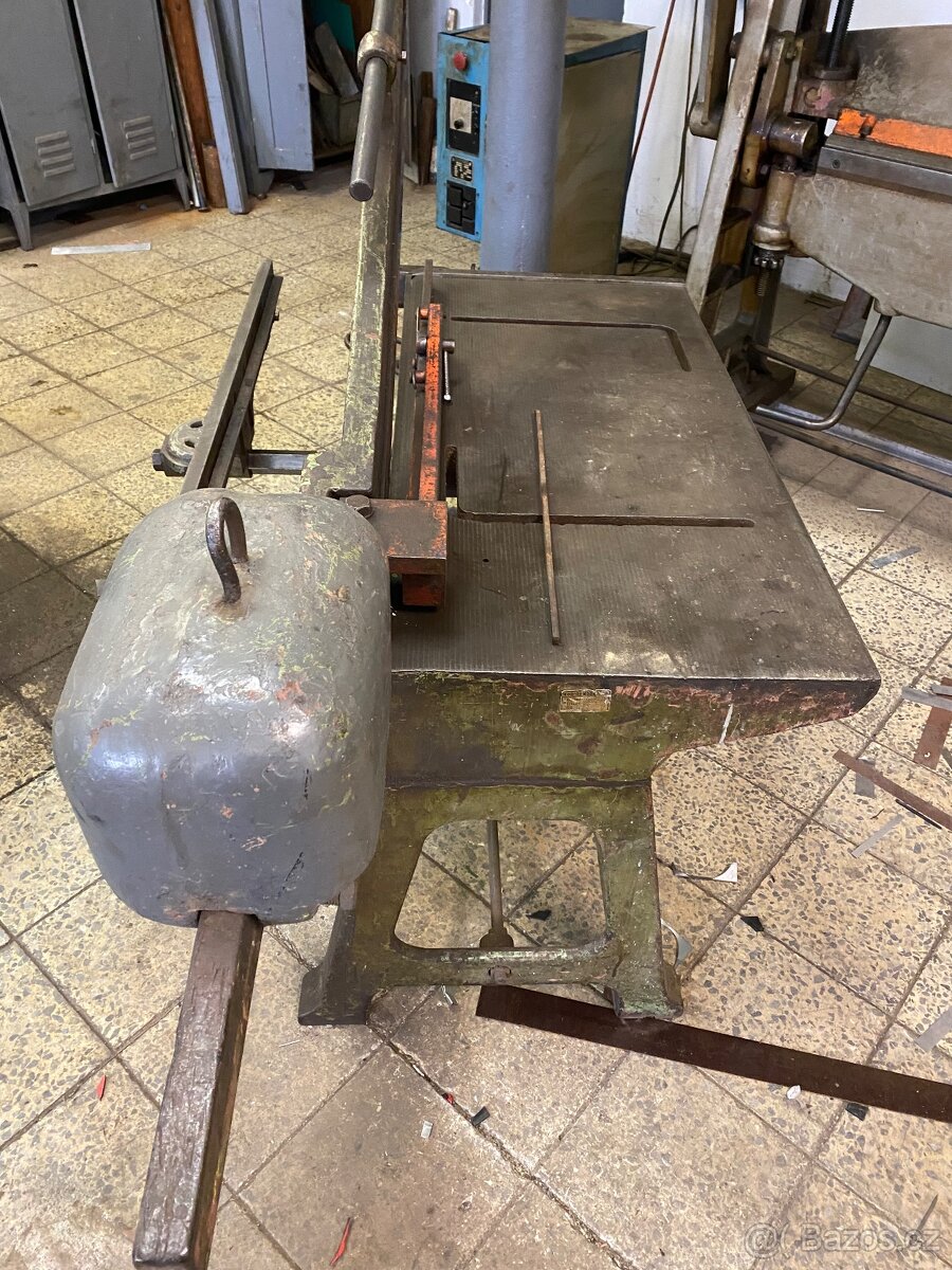 OHÝBAČKA PLECHU , TABULOVÉ NŮŽKY , STÁČEČKA - 2