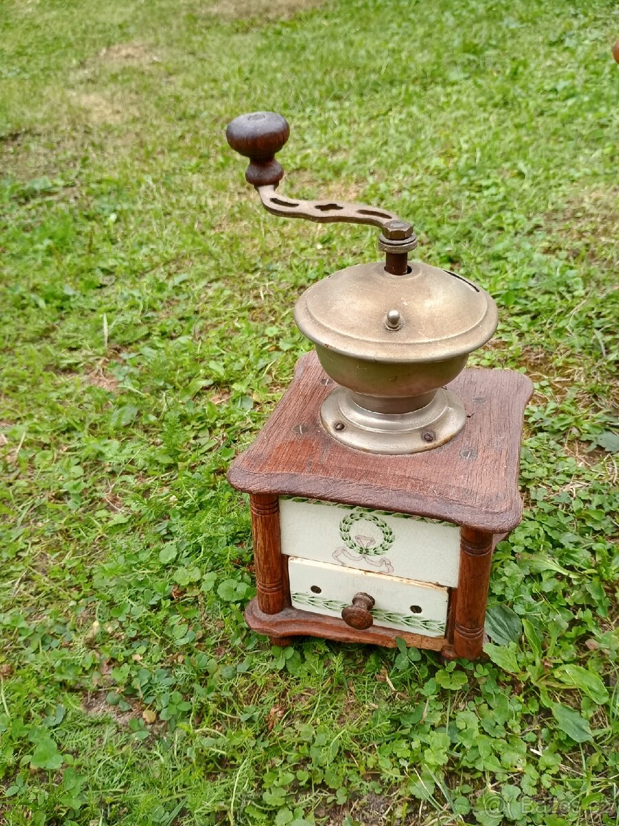 Mlýnek na kávu - 2