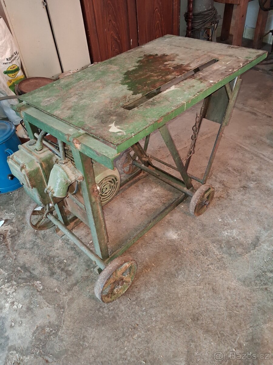 Cirkulárka /kolébkou pila. - 2