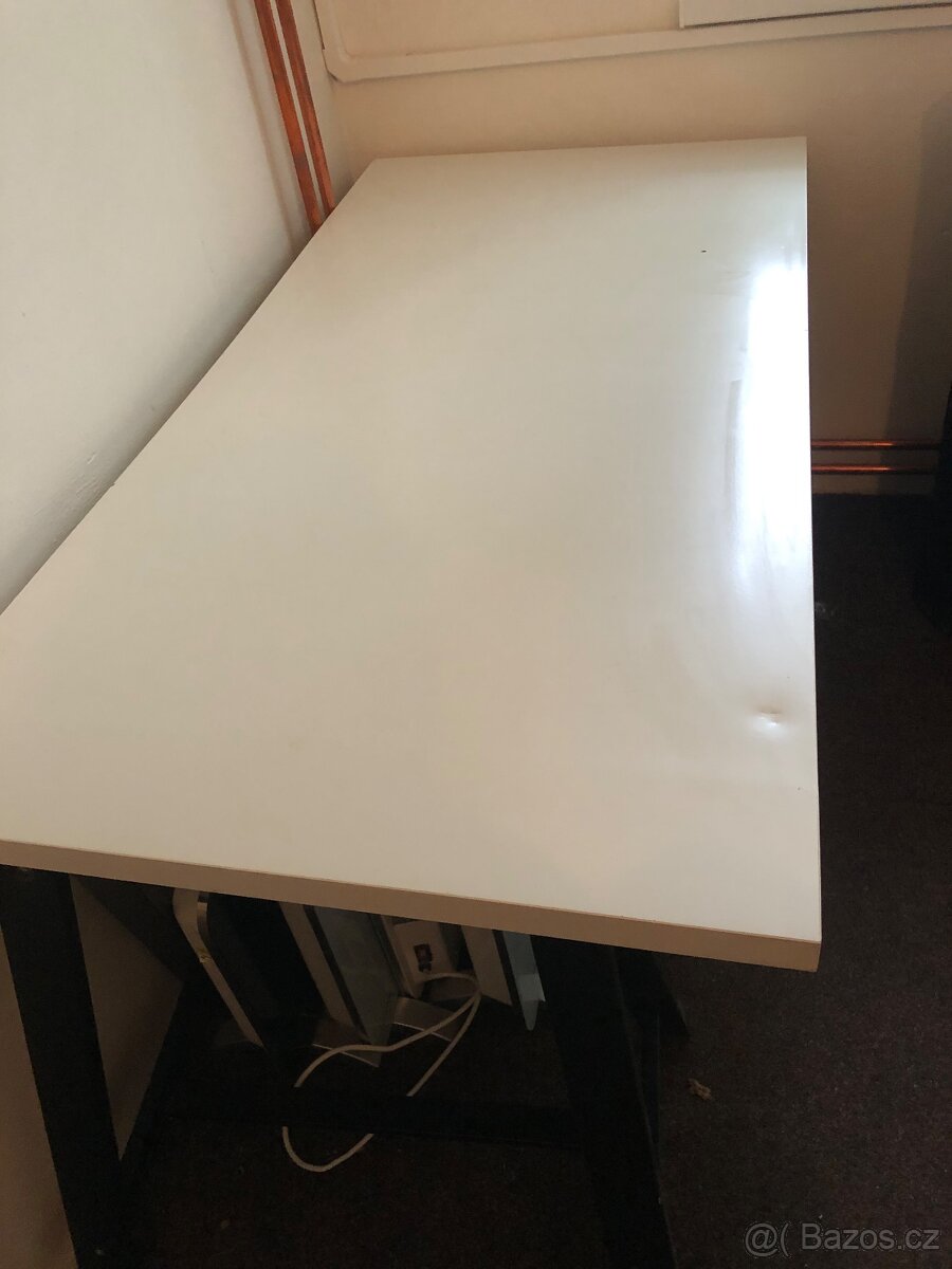 Pracovní stůl na kozách - 2