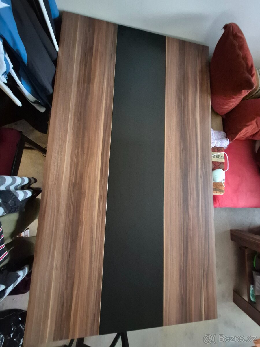 Jídelní stůl +4 židle - 2