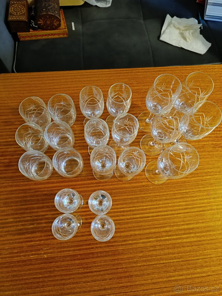 Sada broušených skleniček - 2