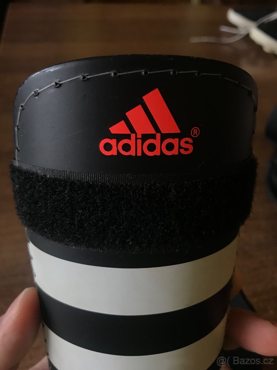 Chrániče dětské (velikost ke kopačkám 36 EU) - 2