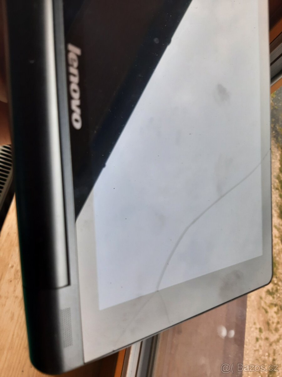 Lenovo Yoga tablet starý - 2