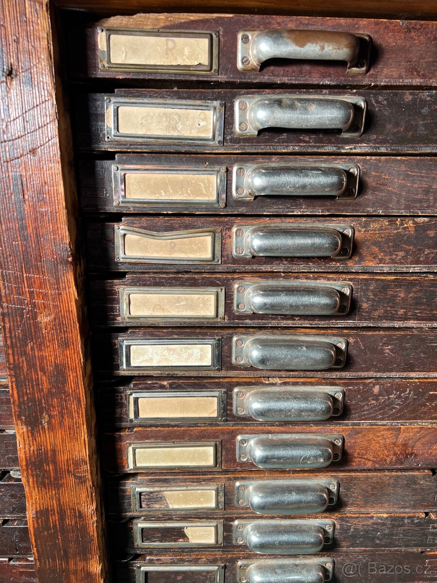 Starý tiskařský stůl - 2