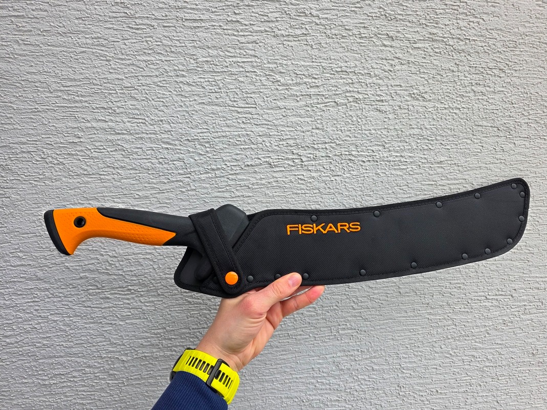 Mačeta Fiskars Solid – zahradní mačeta / sekáč - 2