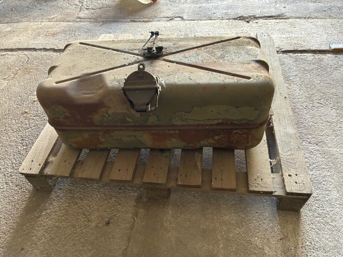 Nádrž Praga V3S - 2