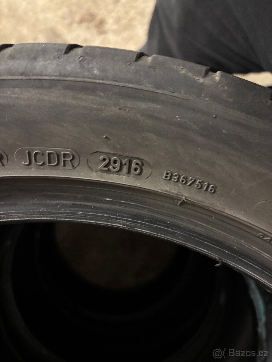 Dunlop 225/45 r17 - 2