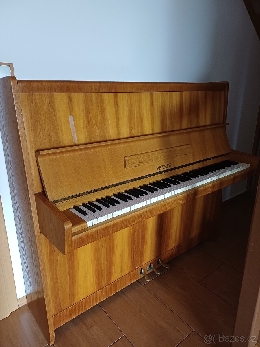 Piano Petrof - 2