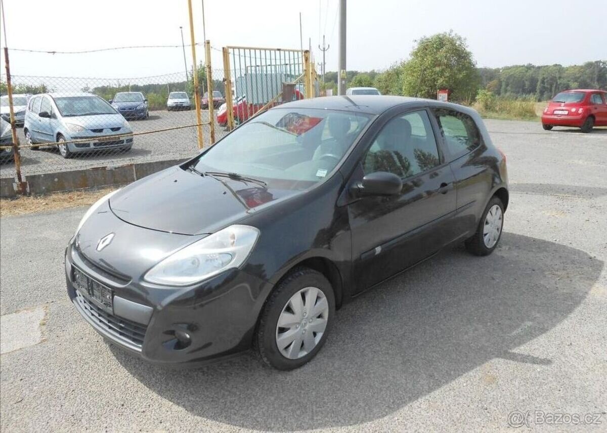 Renault Clio 1,2 55 kW Serviska benzín - 2
