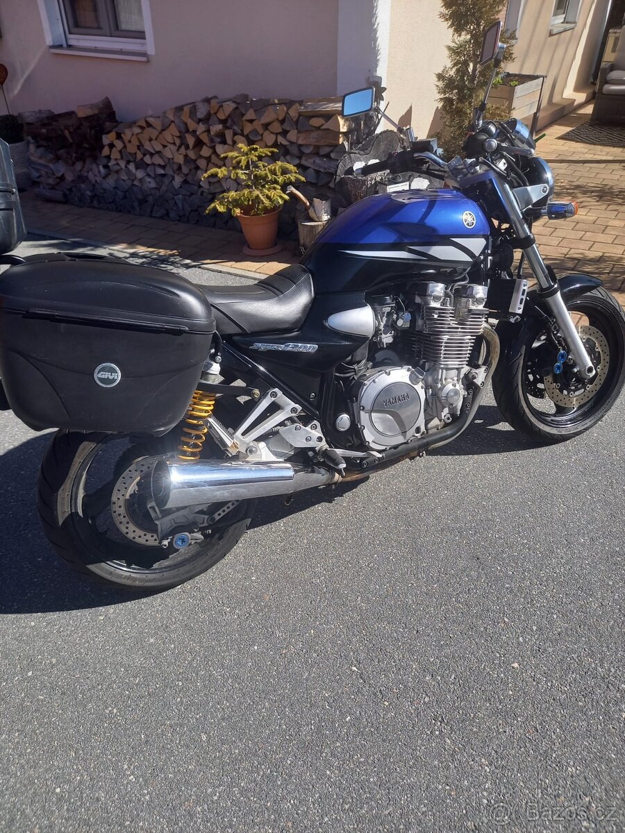 Yamaha XJR 1300 - 2