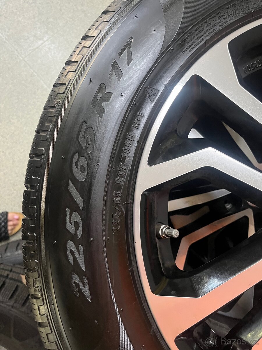 4x disk 17 s zimní gumou pirelli na Range Rover Evoque