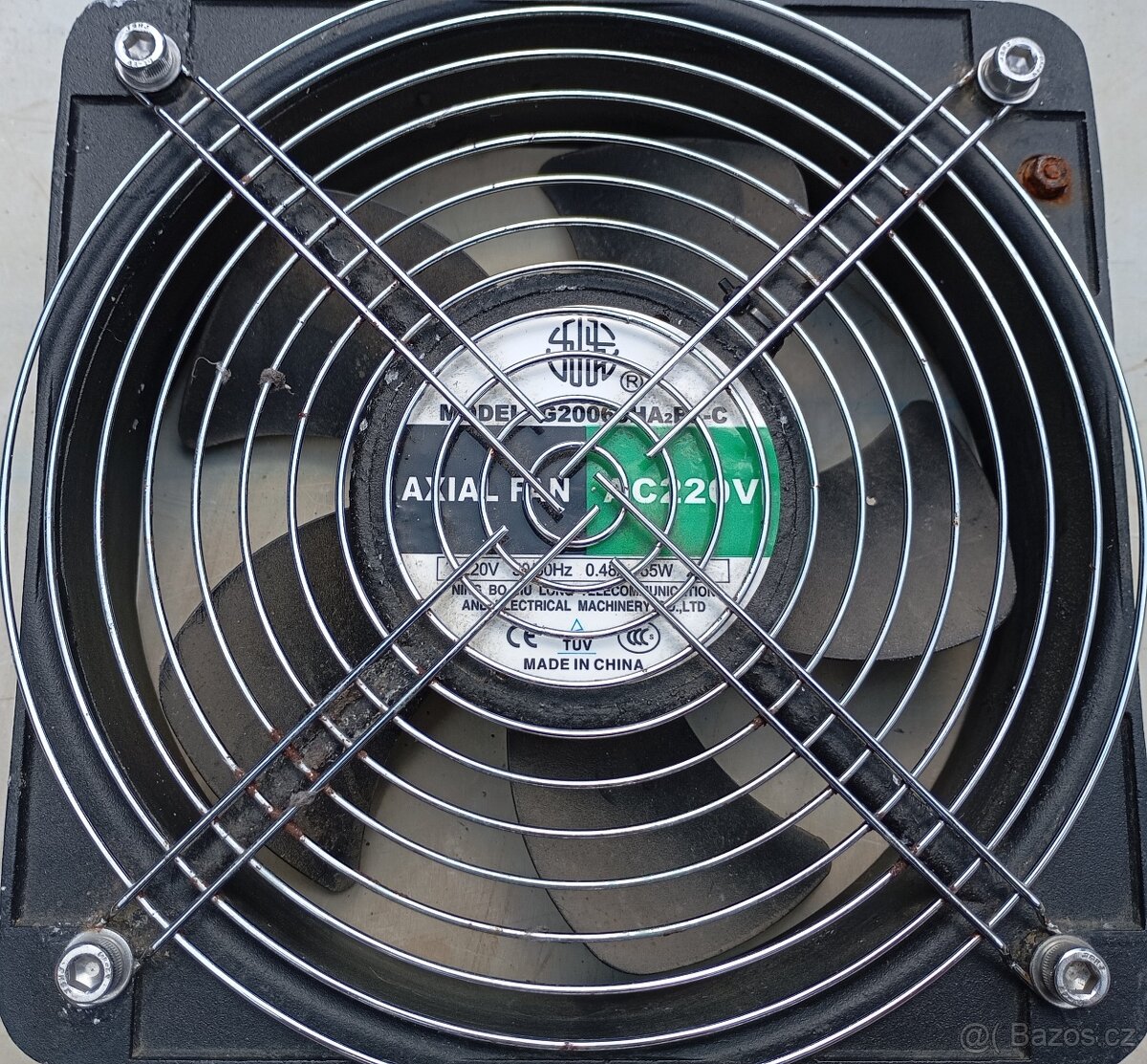 Axiální ventilátor 220V AC (65W) s kovovou mřížkou - 2