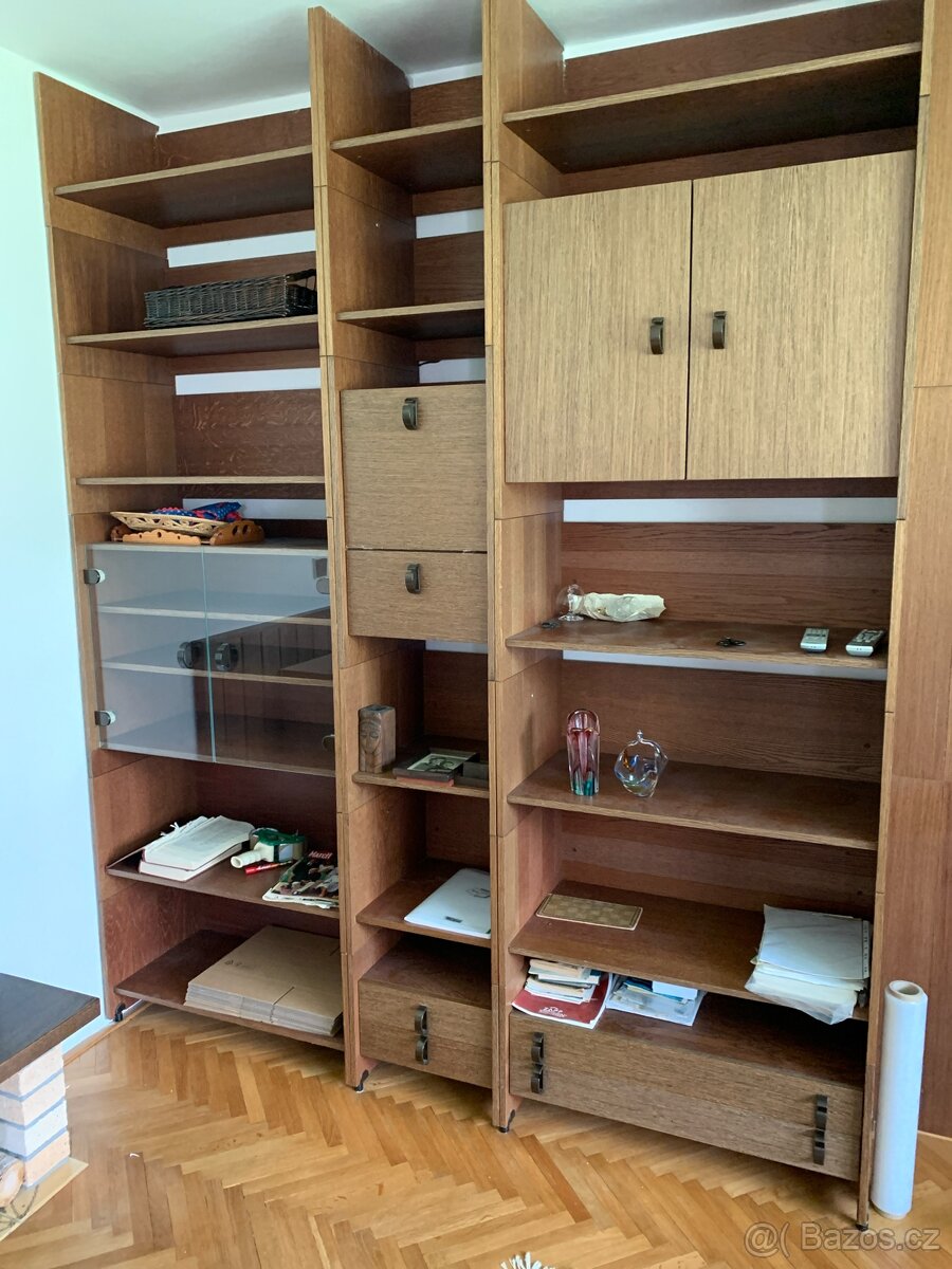 Obyvakova stena + konferencni stolek - 2