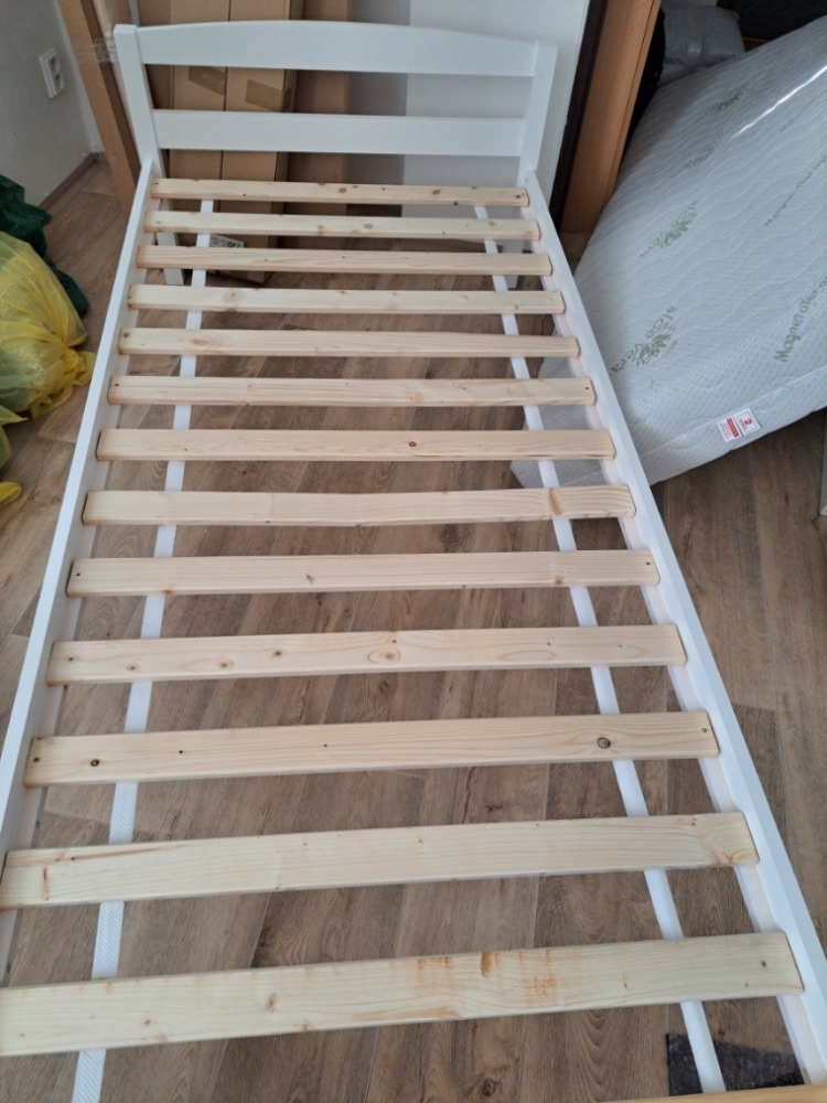 Zánovní postel 90x200 - 2